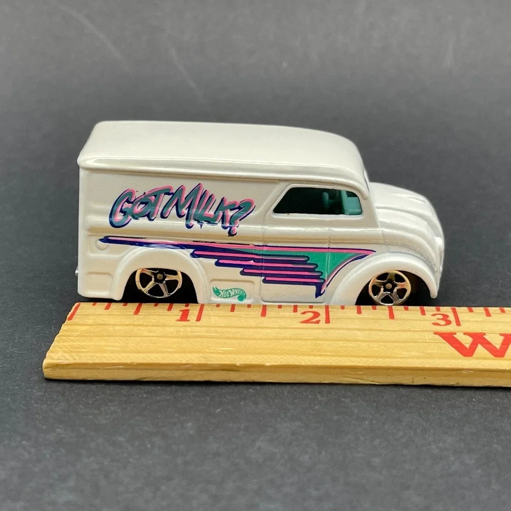 Hot Wheels First Editions Dairy Delivery Got Milk Truck White Diecast 1/64 Loose